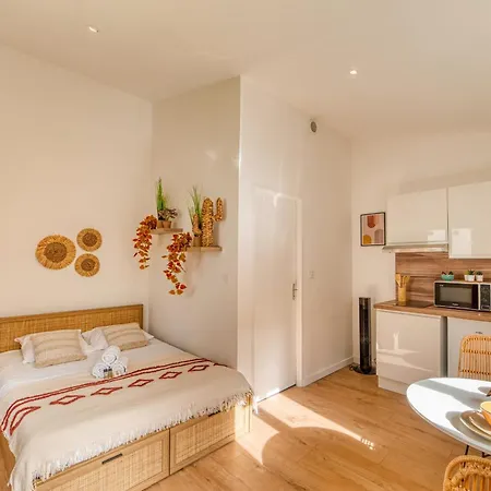 La Soleil - Maison Avec Jardin Prive 아파트