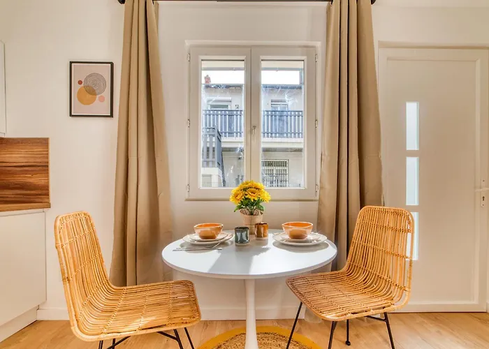 La Soleil - Maison Avec Jardin Prive Appartement Décines-Charpieu